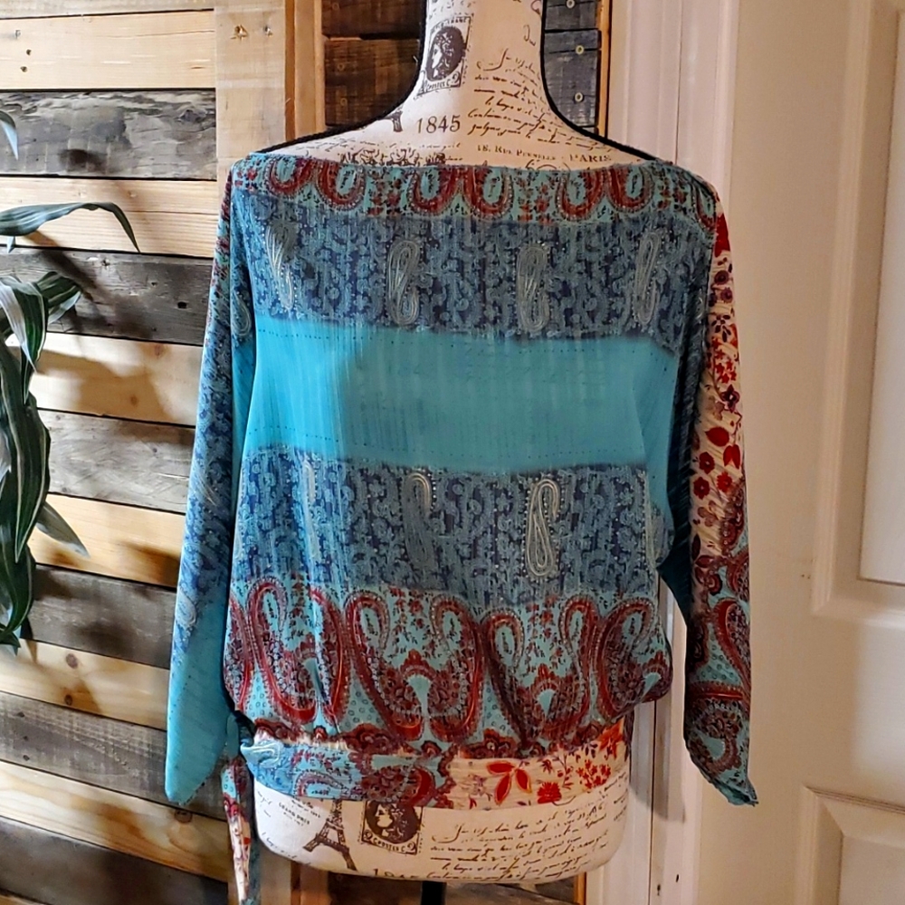 Women colorful top sz small